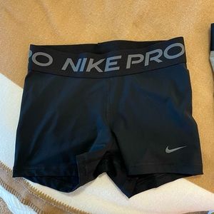 NEVER WORN NIKE PRO MAX SHORTS!
